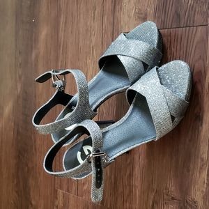 NWOT Guess Silver Glitter High Heals, Size 6